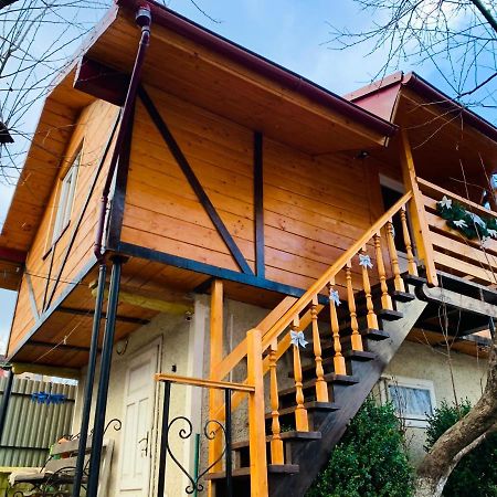 За Горбами Apartamento Yaremche Exterior foto