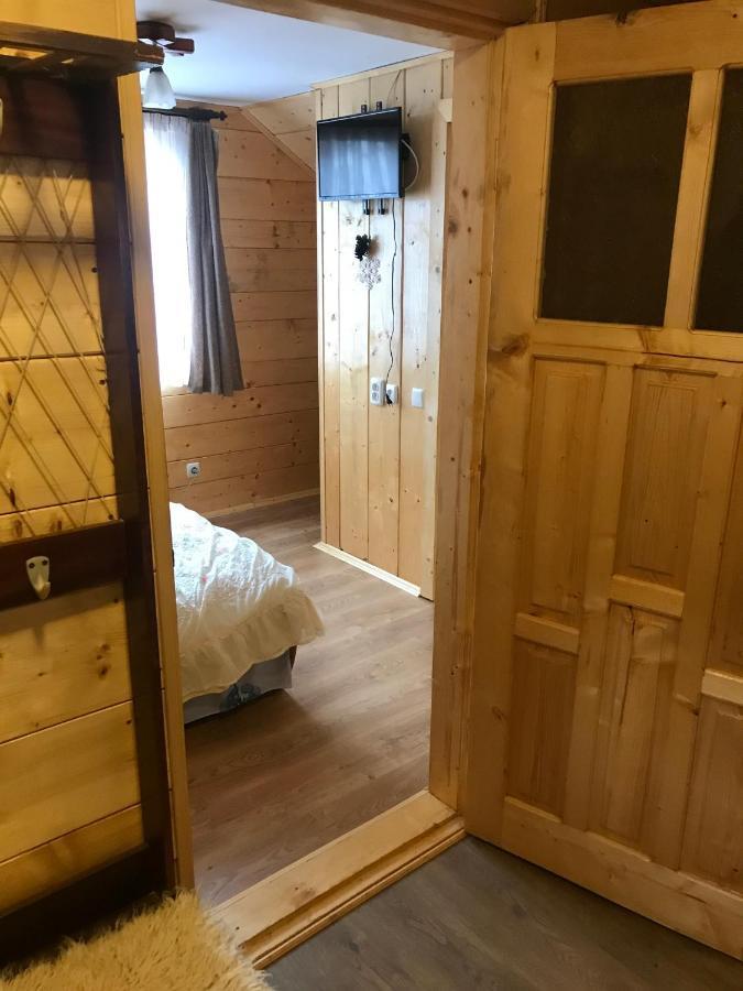 За Горбами Apartamento Yaremche Exterior foto