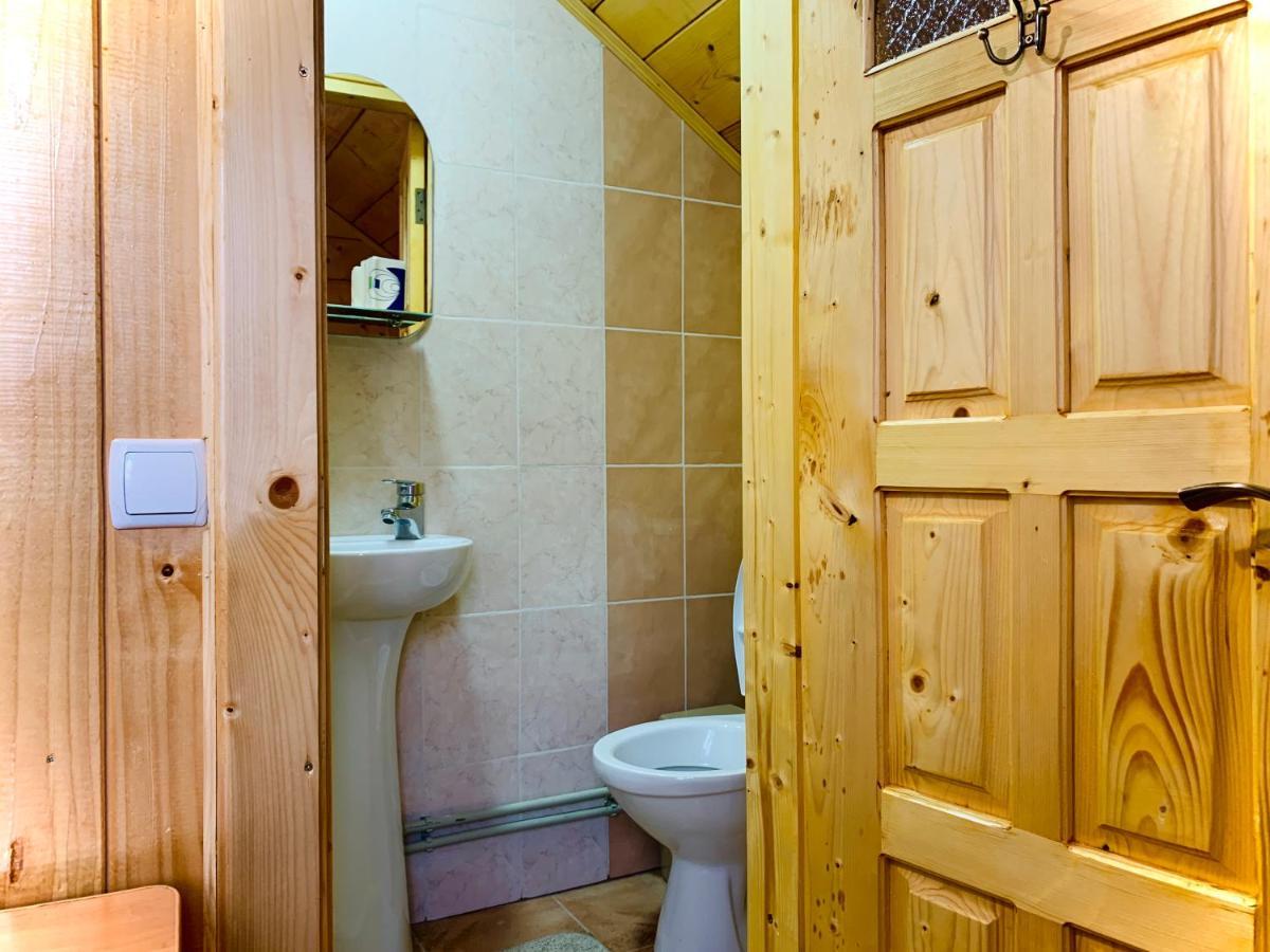 За Горбами Apartamento Yaremche Exterior foto